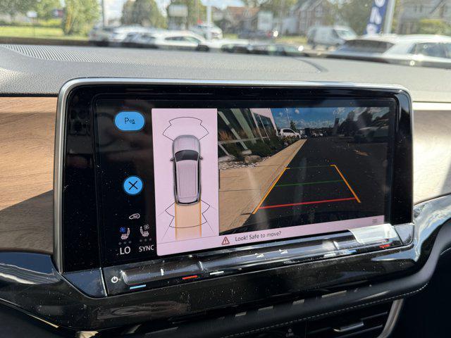 Photo of 2026 Deep Black Pearl Volkswagen Atlas