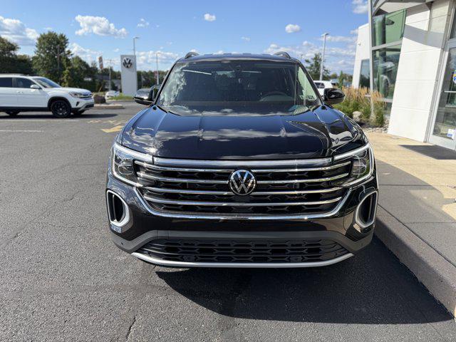 Photo of 2026 Deep Black Pearl Volkswagen Atlas