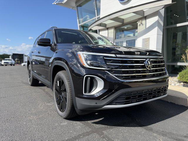 Photo of 2026 Deep Black Pearl Volkswagen Atlas
