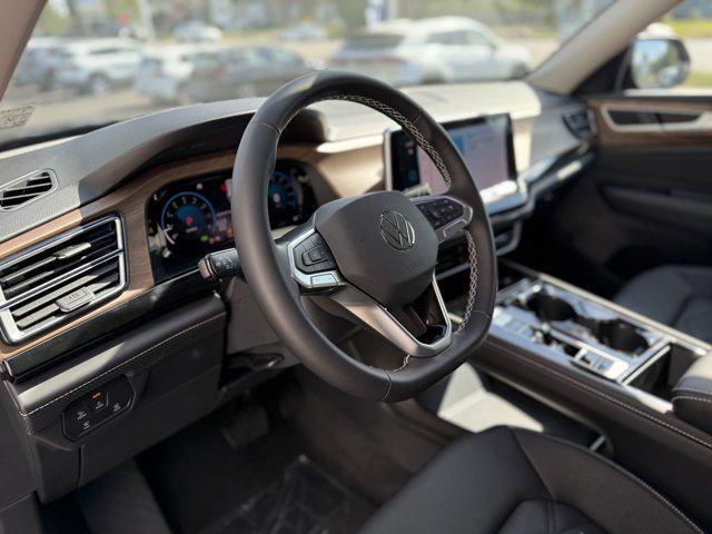 Photo of 2026 Deep Black Pearl Volkswagen Atlas
