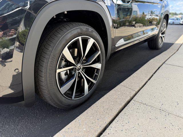 Photo of 2026 Deep Black Pearl Volkswagen Atlas