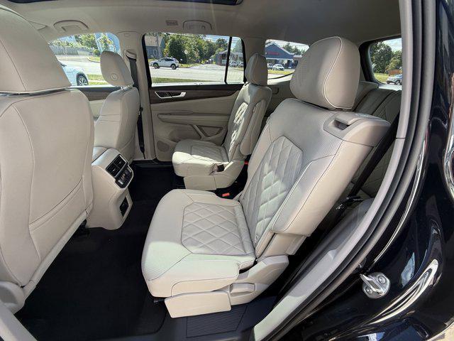 Photo of 2026 Deep Black Pearl Volkswagen Atlas