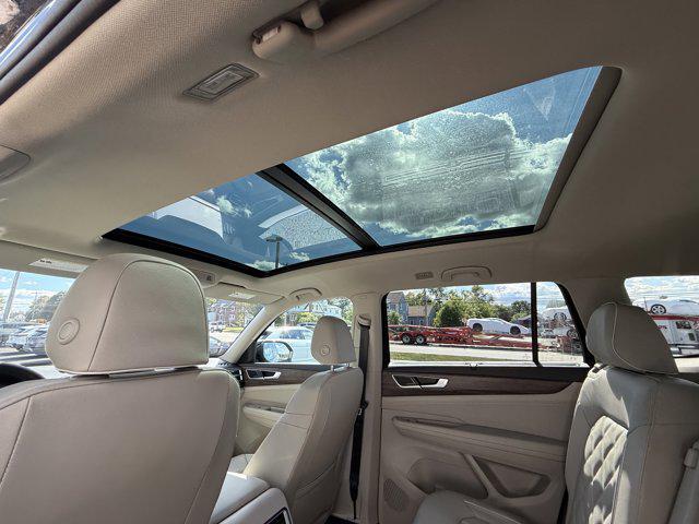 Photo of 2026 Deep Black Pearl Volkswagen Atlas
