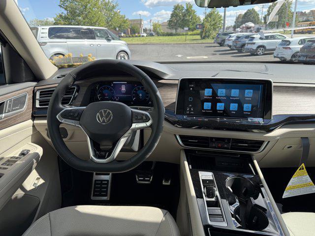 Photo of 2026 Deep Black Pearl Volkswagen Atlas