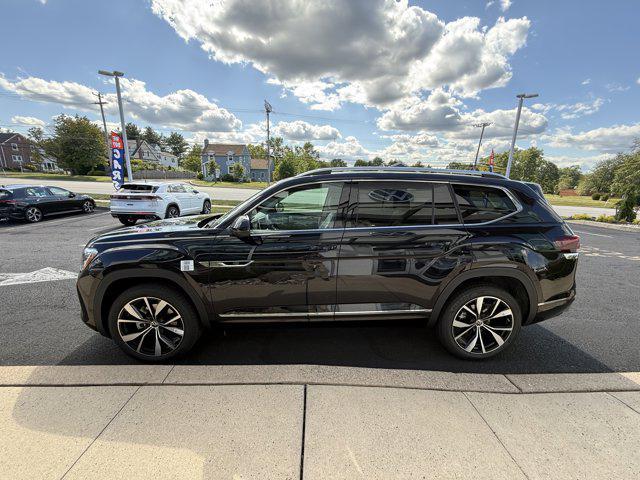 Photo of 2026 Deep Black Pearl Volkswagen Atlas