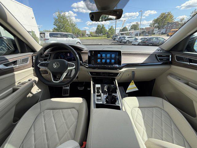 Photo of 2026 Deep Black Pearl Volkswagen Atlas