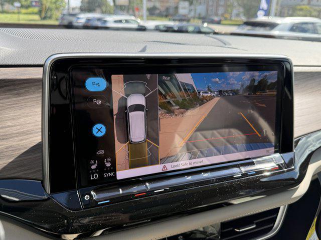 Photo of 2026 Deep Black Pearl Volkswagen Atlas
