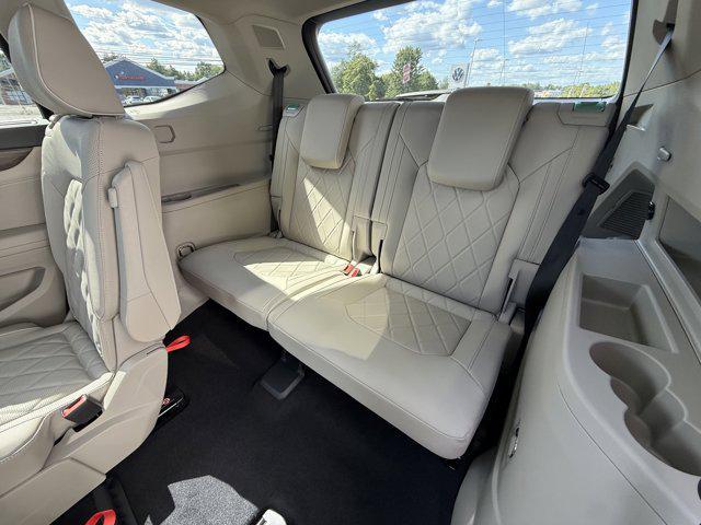 Photo of 2026 Deep Black Pearl Volkswagen Atlas