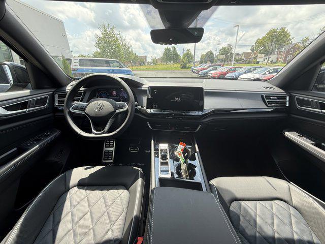 Photo of 2025 Deep Black Pearl Volkswagen Atlas Cross Sport