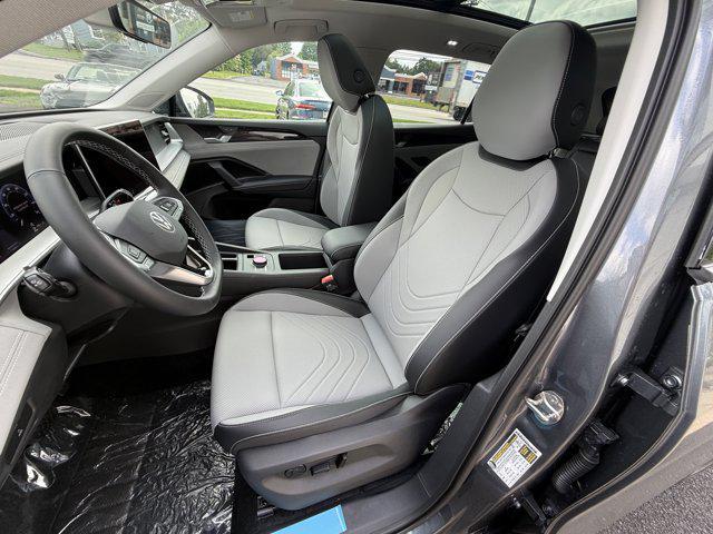 Photo of 2025 Platinum Gray Metallic Volkswagen Tiguan