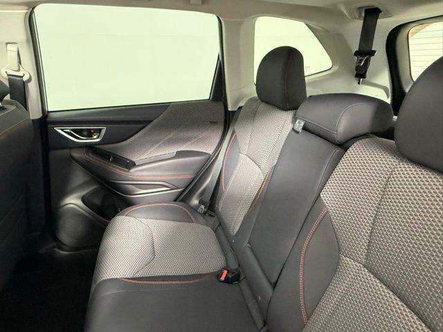 Photo of 2021 Ice Silver Metallic Subaru Forester