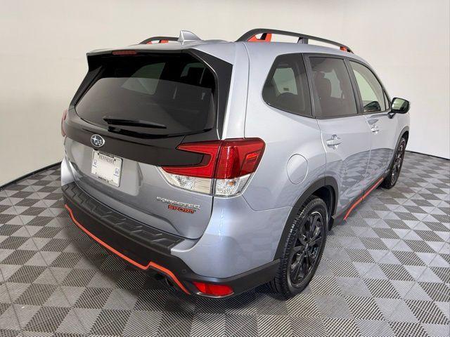 Photo of 2021 Ice Silver Metallic Subaru Forester