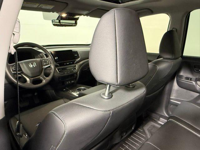 Photo of 2025 Crystal Black Honda Ridgeline