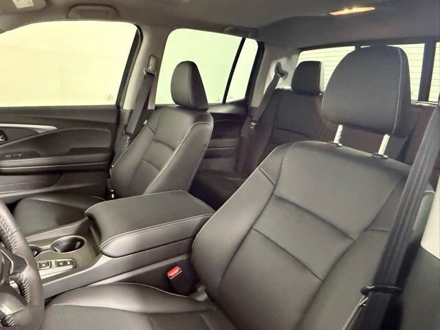 Photo of 2025 Crystal Black Honda Ridgeline