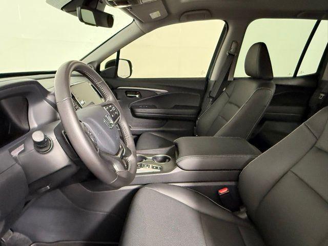 Photo of 2025 Crystal Black Honda Ridgeline