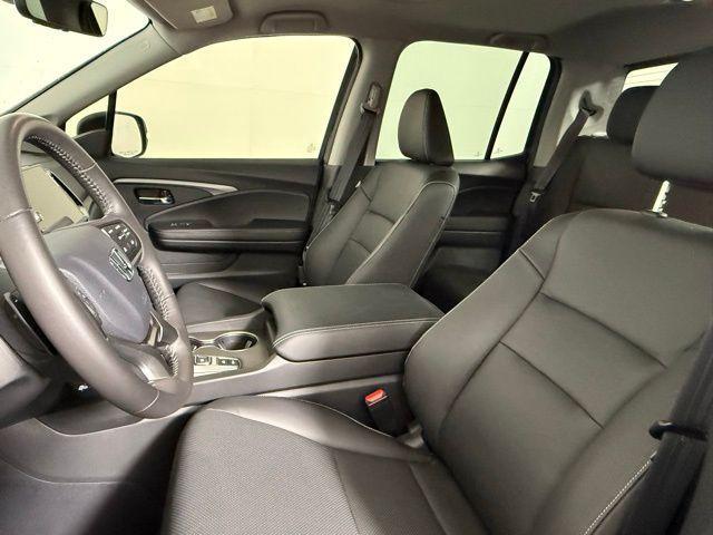 Photo of 2025 Crystal Black Honda Ridgeline