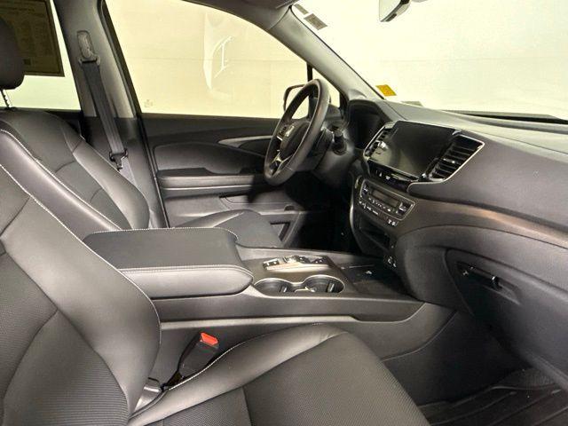 Photo of 2025 Crystal Black Honda Ridgeline