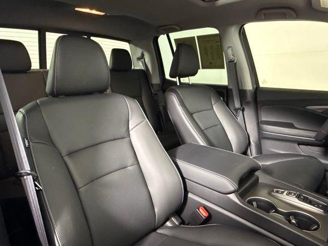 Photo of 2025 Crystal Black Honda Ridgeline