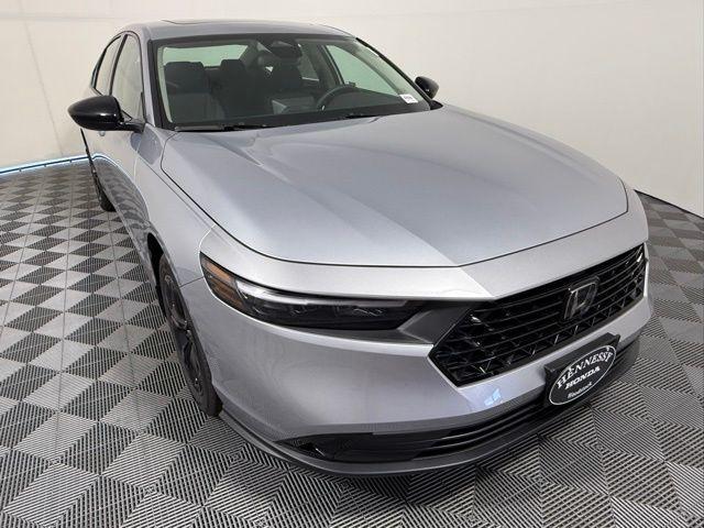 Photo of 2025 Solar Silver Metallic Honda Accord