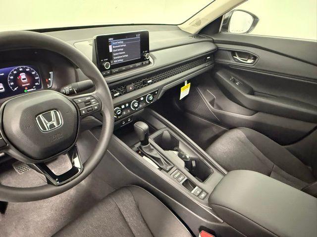 Photo of 2025 Solar Silver Metallic Honda Accord