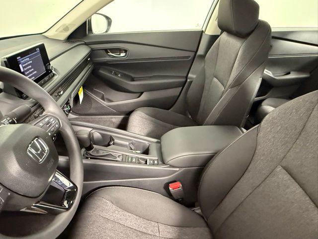 Photo of 2025 Solar Silver Metallic Honda Accord