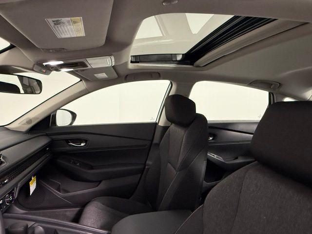 Photo of 2025 Solar Silver Metallic Honda Accord