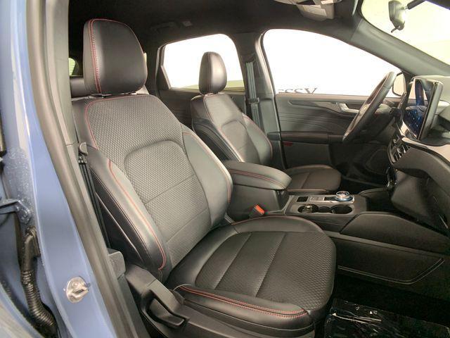 Photo of 2025 Vapor Blue Ford Escape