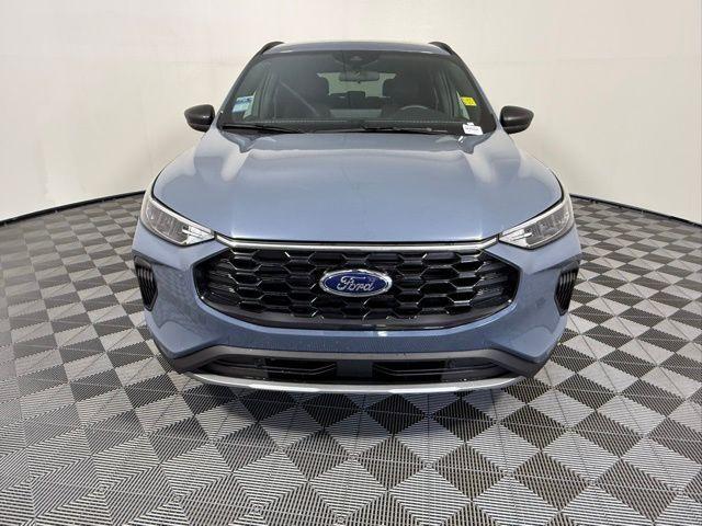 Photo of 2025 Vapor Blue Ford Escape