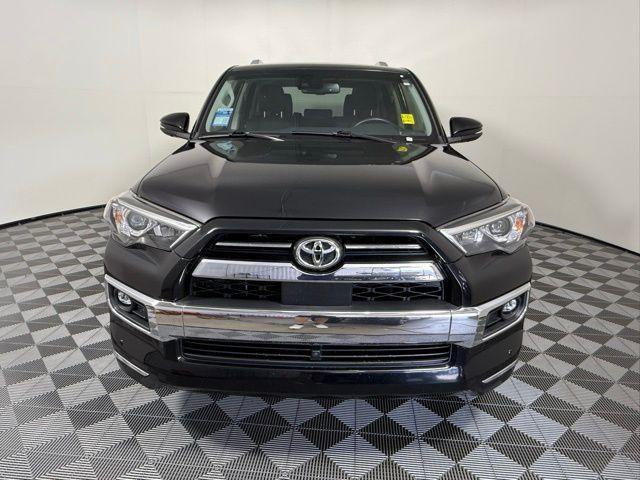 Photo of 2022 Midnight Black Metallic Toyota 4Runner