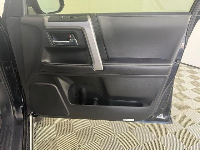 Photo of 2022 Midnight Black Metallic Toyota 4Runner