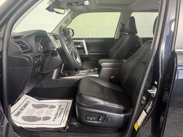 Photo of 2022 Midnight Black Metallic Toyota 4Runner