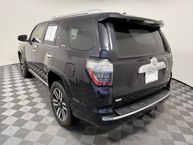 Photo of 2022 Midnight Black Metallic Toyota 4Runner