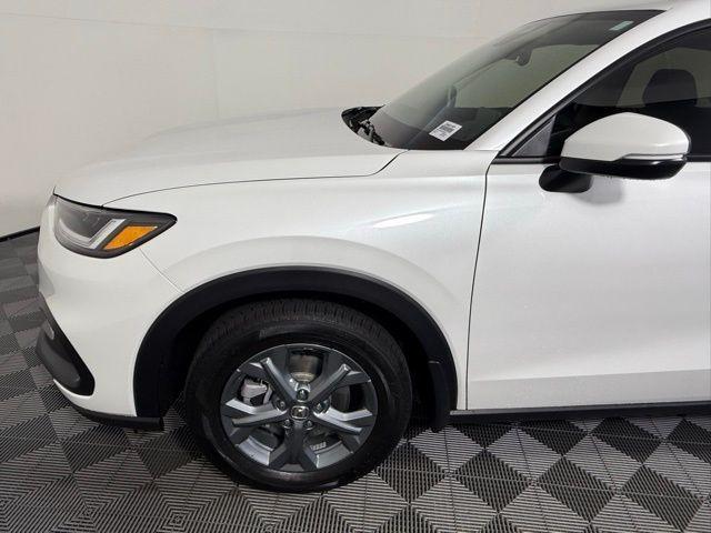Photo of 2026 Platinum White Pearl Honda HR-V
