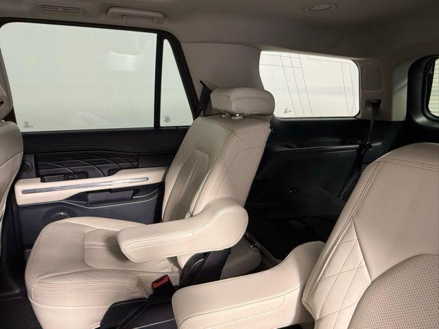 Photo of 2020 White Ford Expedition