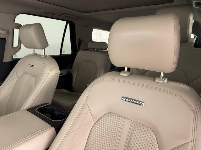 Photo of 2020 White Ford Expedition