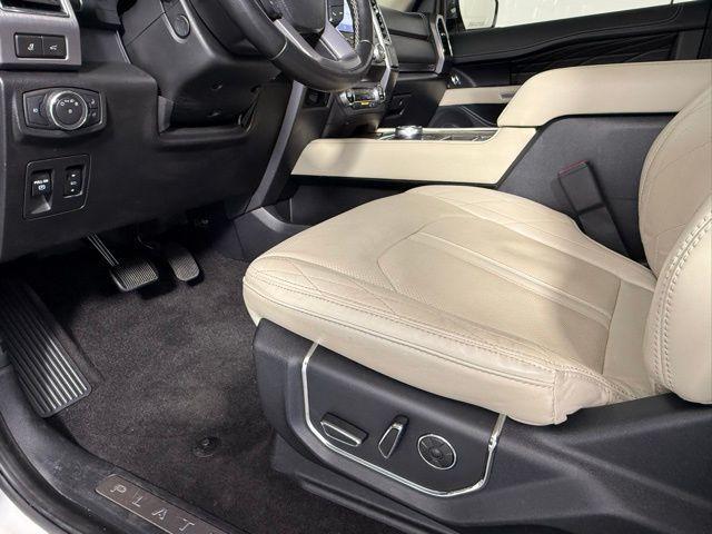 Photo of 2020 White Ford Expedition