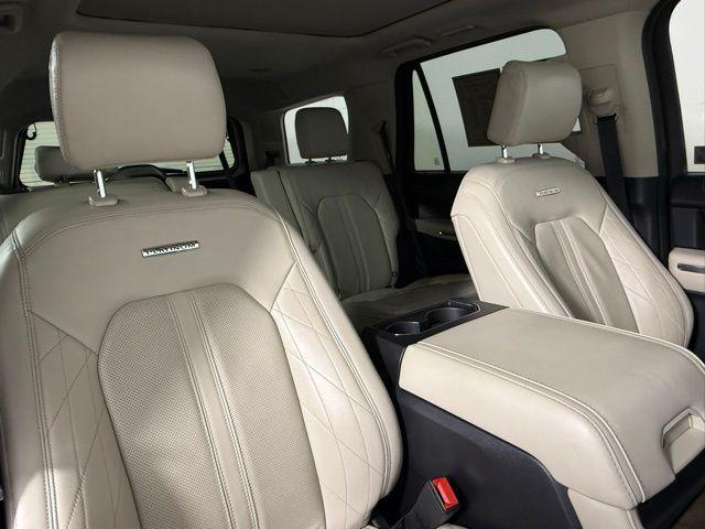 Photo of 2020 White Ford Expedition