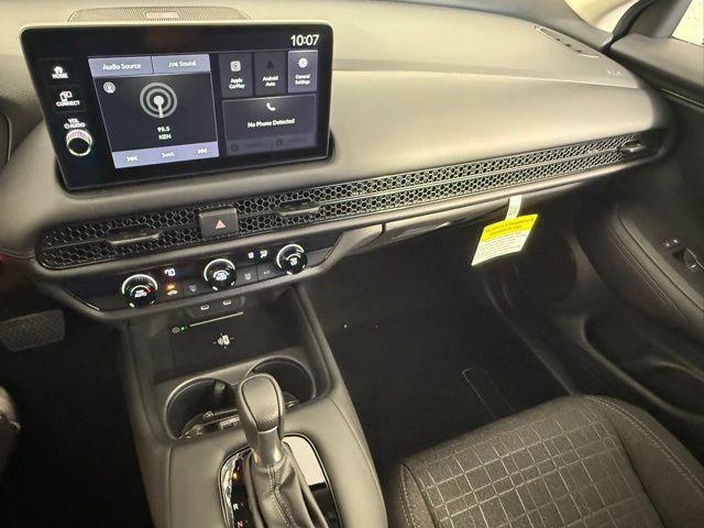 Photo of 2026 Platinum White Pearl Honda HR-V