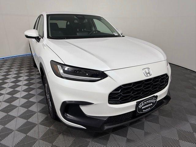 Photo of 2026 Platinum White Pearl Honda HR-V
