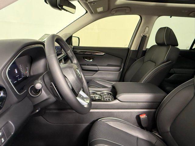 Photo of 2025 Modern Steel Metallic Honda Pilot
