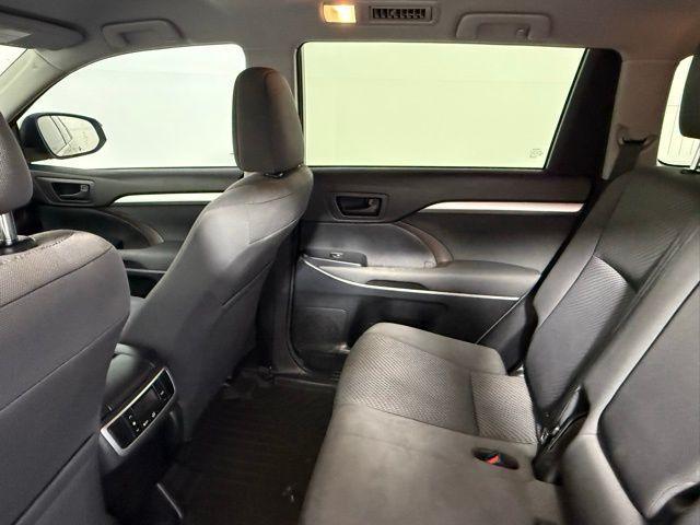Photo of 2017 Ooh La La Rouge Mica Toyota Highlander