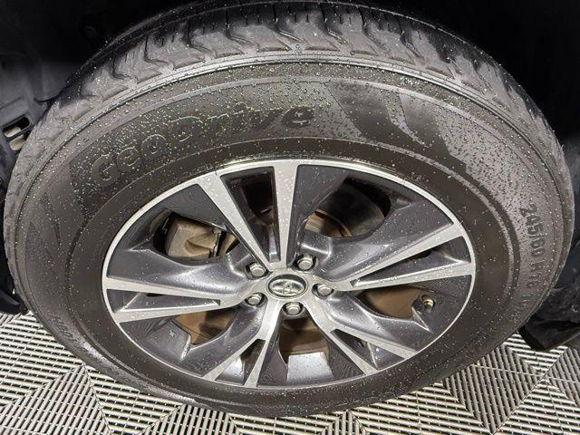 Photo of 2017 Ooh La La Rouge Mica Toyota Highlander