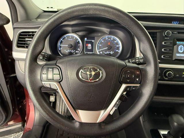 Photo of 2017 Ooh La La Rouge Mica Toyota Highlander