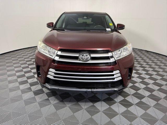 Photo of 2017 Ooh La La Rouge Mica Toyota Highlander