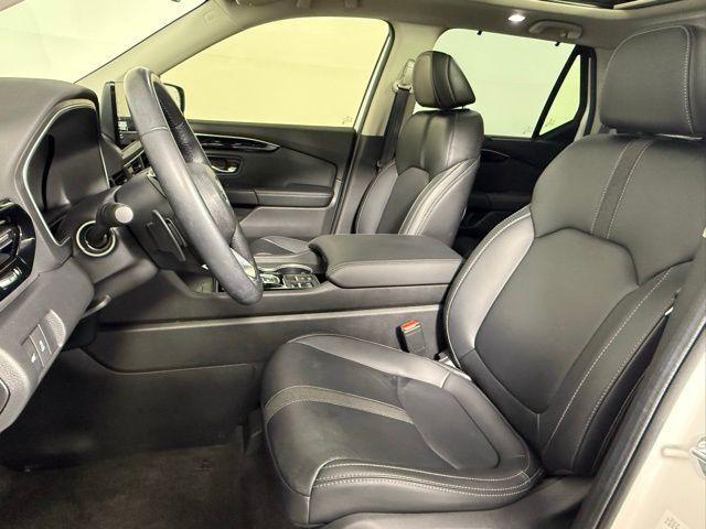 Photo of 2024 Platinum White Honda Pilot
