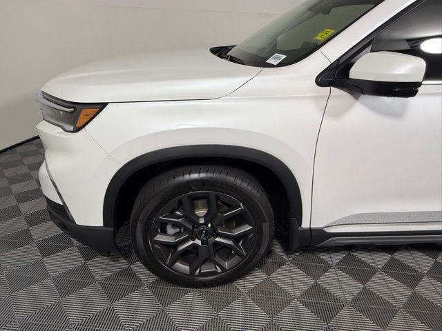 Photo of 2024 Platinum White Honda Pilot