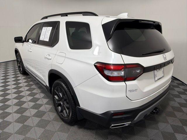 Photo of 2024 Platinum White Honda Pilot
