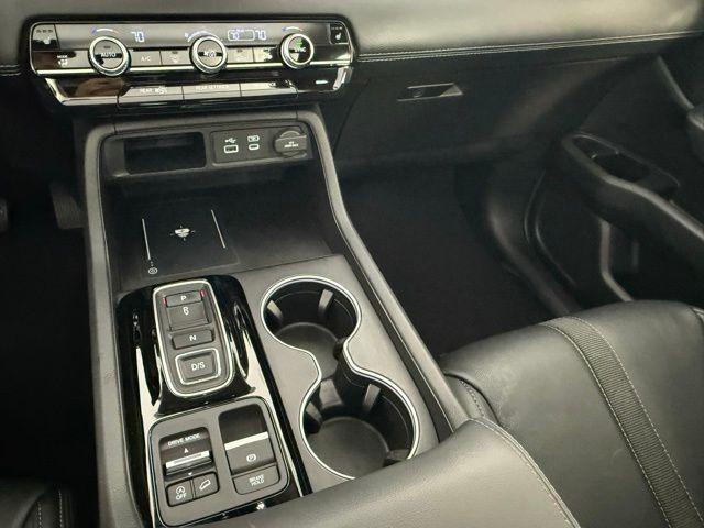 Photo of 2024 Platinum White Honda Pilot