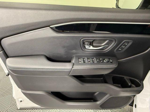 Photo of 2024 Platinum White Honda Pilot