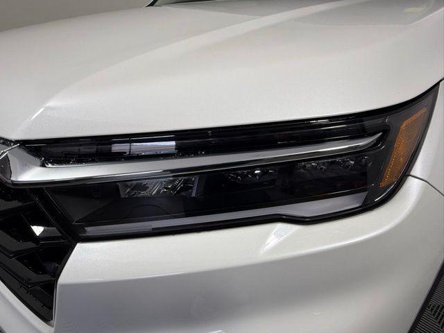 Photo of 2024 Platinum White Honda Pilot